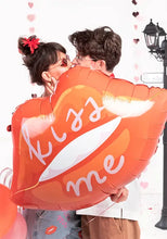 Lade das Bild in den Galerie-Viewer, Folienballon Lippen &quot;Kiss me&quot;
