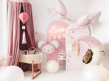 Lade das Bild in den Galerie-Viewer, Stoffbanner Oh Baby rosa mit Tassel

