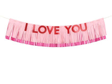 Lade das Bild in den Galerie-Viewer, Girlande &quot;I love you&quot;
