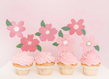 Lade das Bild in den Galerie-Viewer, Cake Topper Blumen rosa
